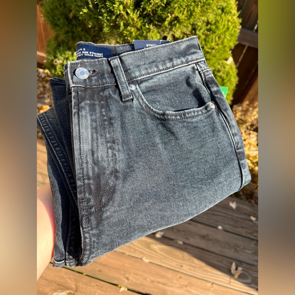 NWT GAP women’s High Rise Straight jeans in size 27/4 faded black wash - Picture 9 of 10